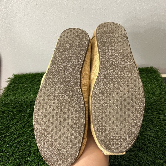 TOMS Men's khaki burlap Slip-On Loafers 10 - Picture 3 of 6